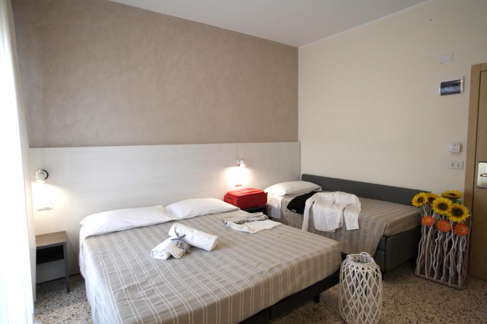 Hotel Tosi Riccione Exterior photo