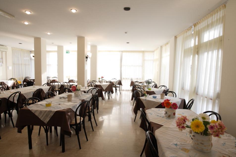 Hotel Tosi Riccione Exterior photo